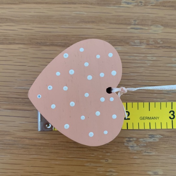 Set of 6 Vintage Country Wooden Hearts on Ribbons - Picture 4 of 10